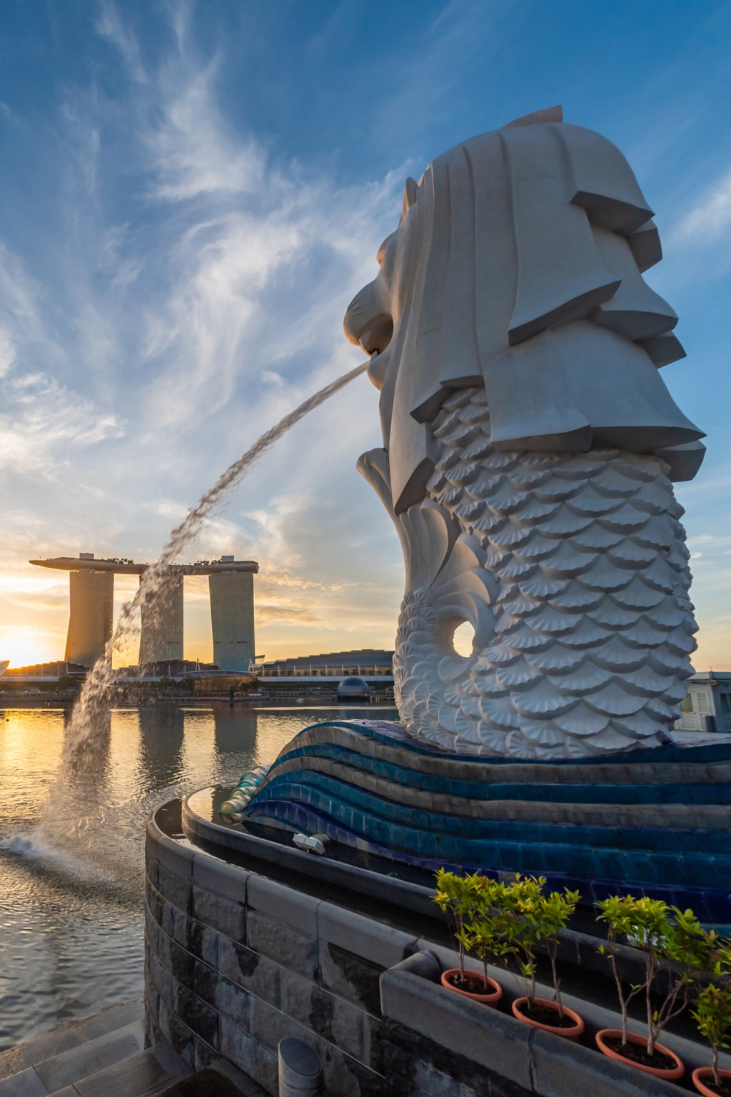 Photo of Merlion and Marina Bay in Singapore